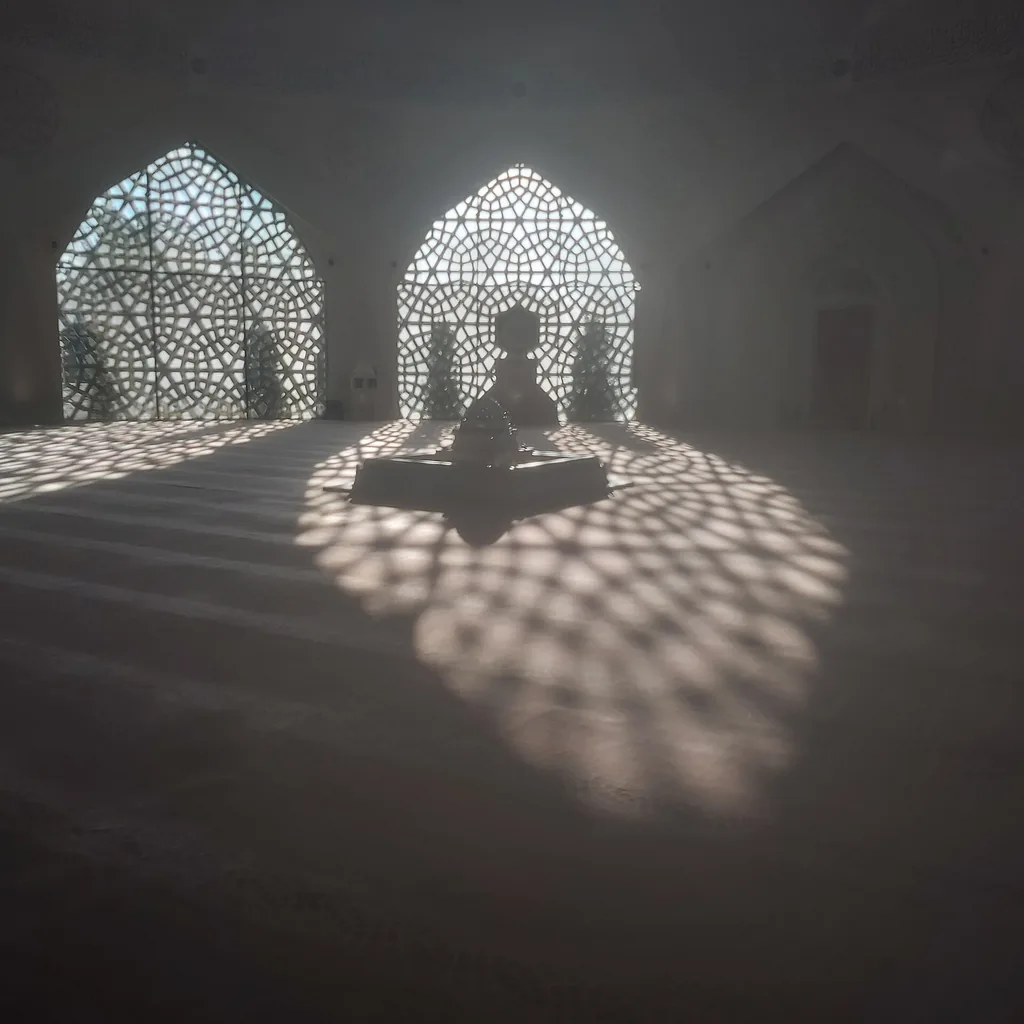 Marmara Üniversitesi İlahiyat Fakültesi Camii iç