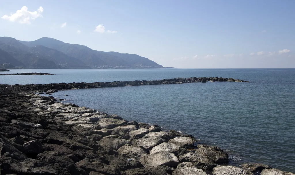 Black Sea shore in Espiye, Giresun 01-1