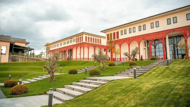İbn Haldun Üniversitesi Külliyesi