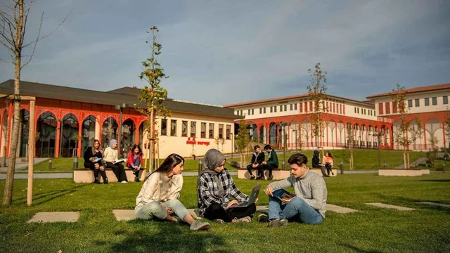 İbn Haldun Üniversitesi Külliyesi
