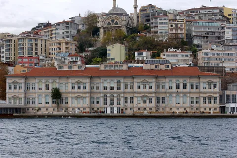 Istanbul Bosphorus Mimar Sinan Fine Arts University IMG 7561 1800