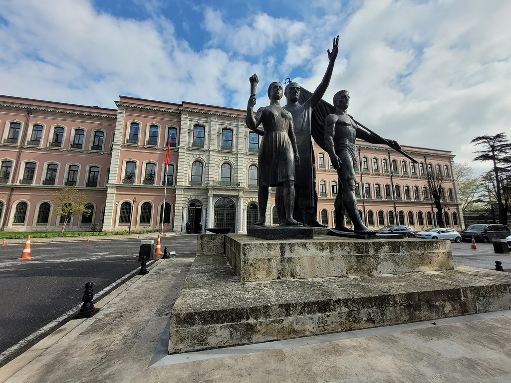 İstanbul Üniversitesi