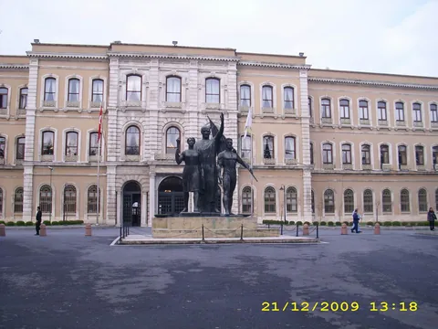 Istanbul universitesi by OTANSEV - panoramio
