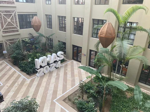 Kadir Has University block connecting site